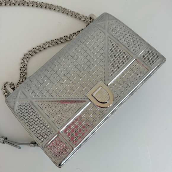 Christian Dior Diorama Silver Flap Shoulder Bag - Picture 11 of 16